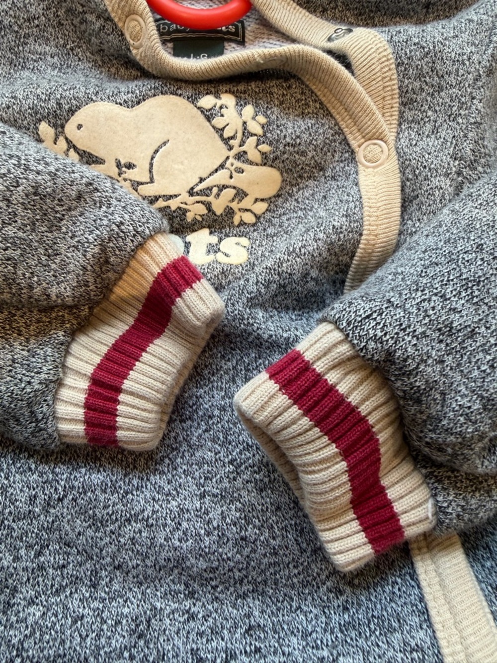 Roots 12-18m Heather Grey Hooded Baby One-Piece with Cream Trim - Picture 4 of 7